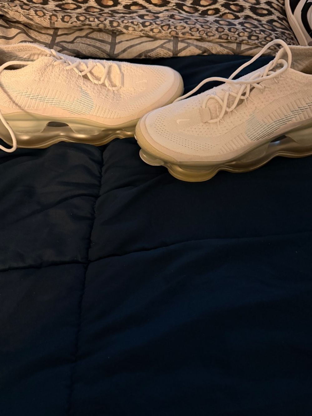 Nike Air Max Scorpion Flyknit - Picture 2 of 4